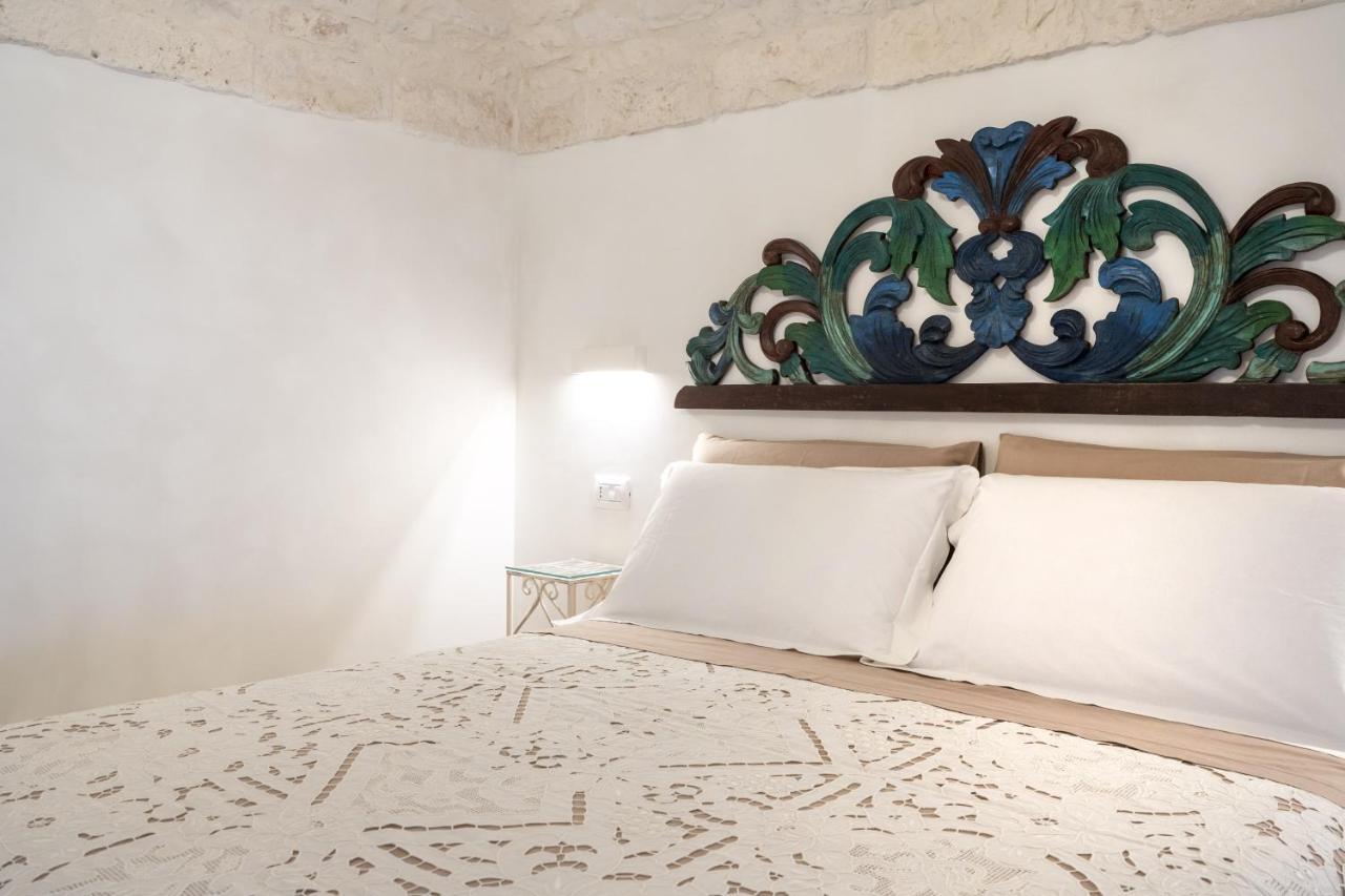 Suite La Scala Del Borgo Чистернино Екстериор снимка