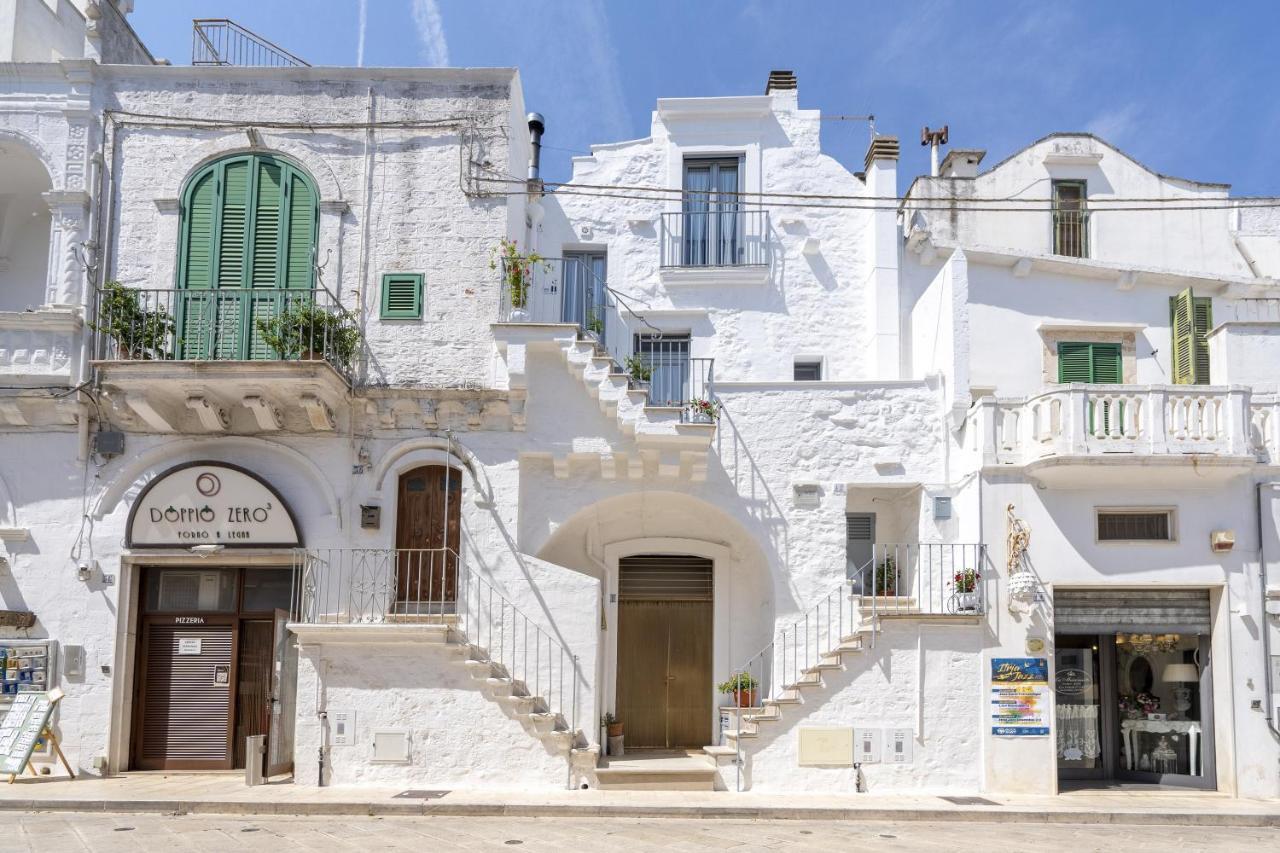 Suite La Scala Del Borgo Чистернино Екстериор снимка